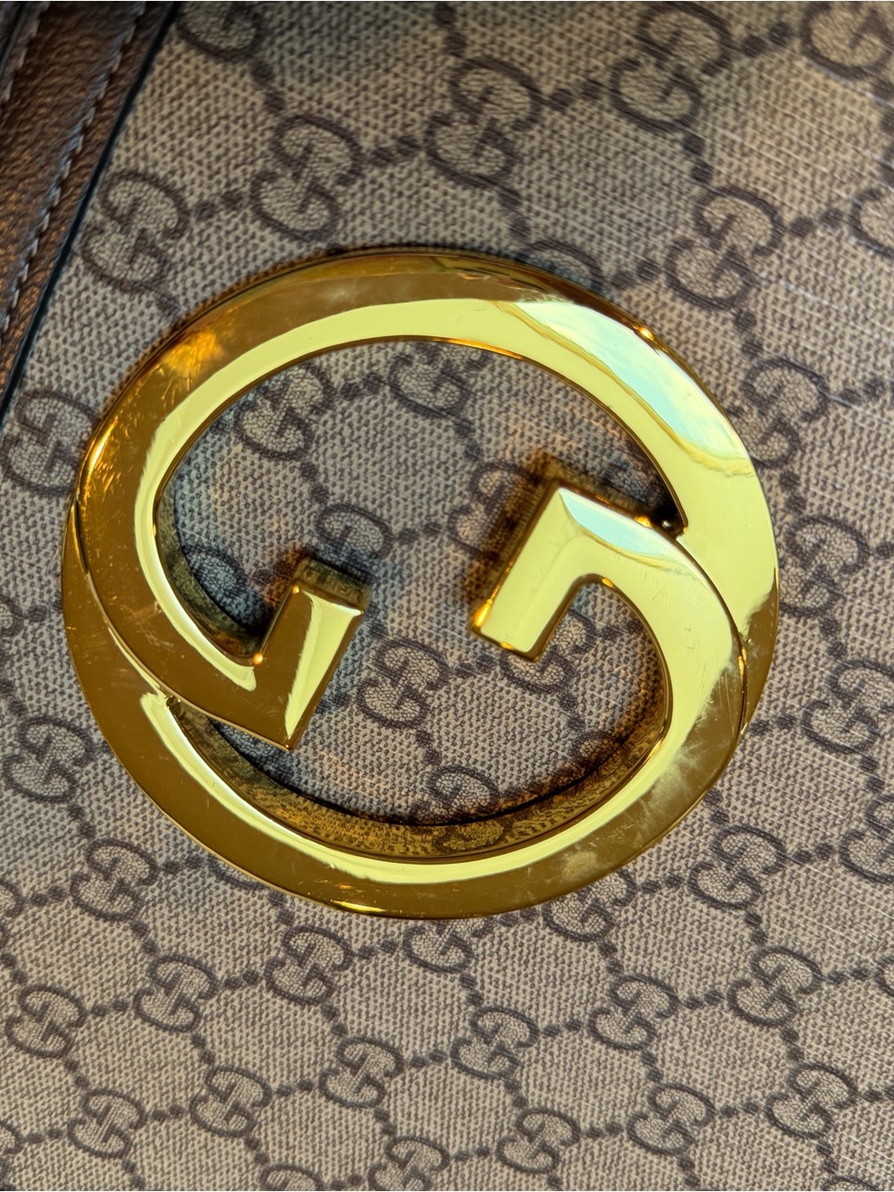 Gucci Brown GG Supreme Shoulder Bag with Gold Double G - Picture 4 of 15